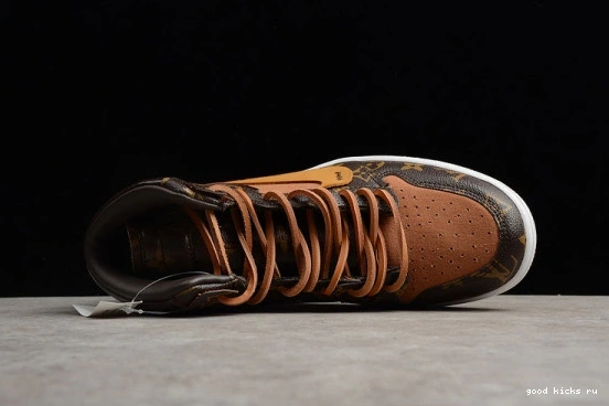 (WITH -LouiV CASE) JORDAN AIR AQ0818-158 AQ0818-158 O-W 1 0402